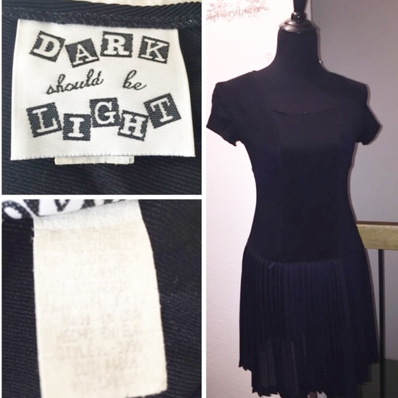 Y2K Black Pleated Short Sleeve Pleated Dress Women’s SZ Medium - Picture 3 of 4